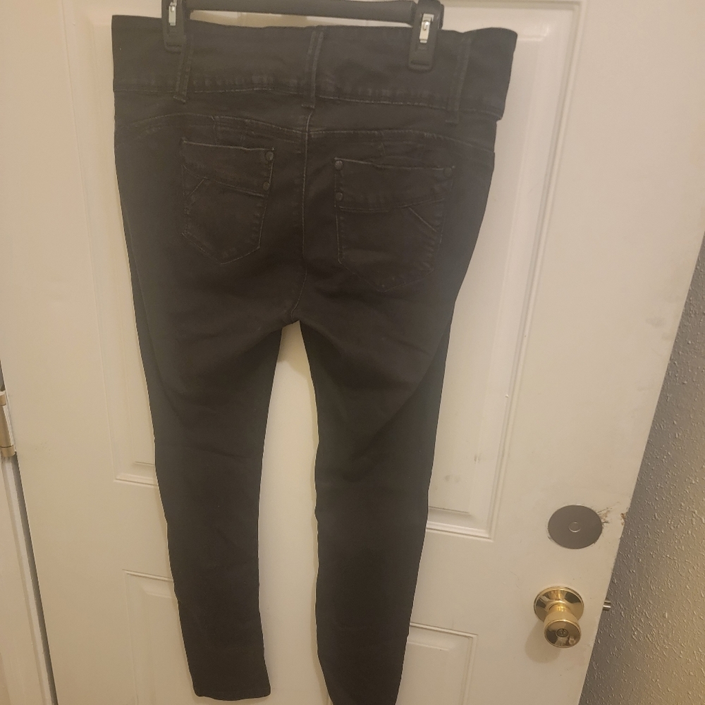 Hailey Jeans - Picture 2 of 2